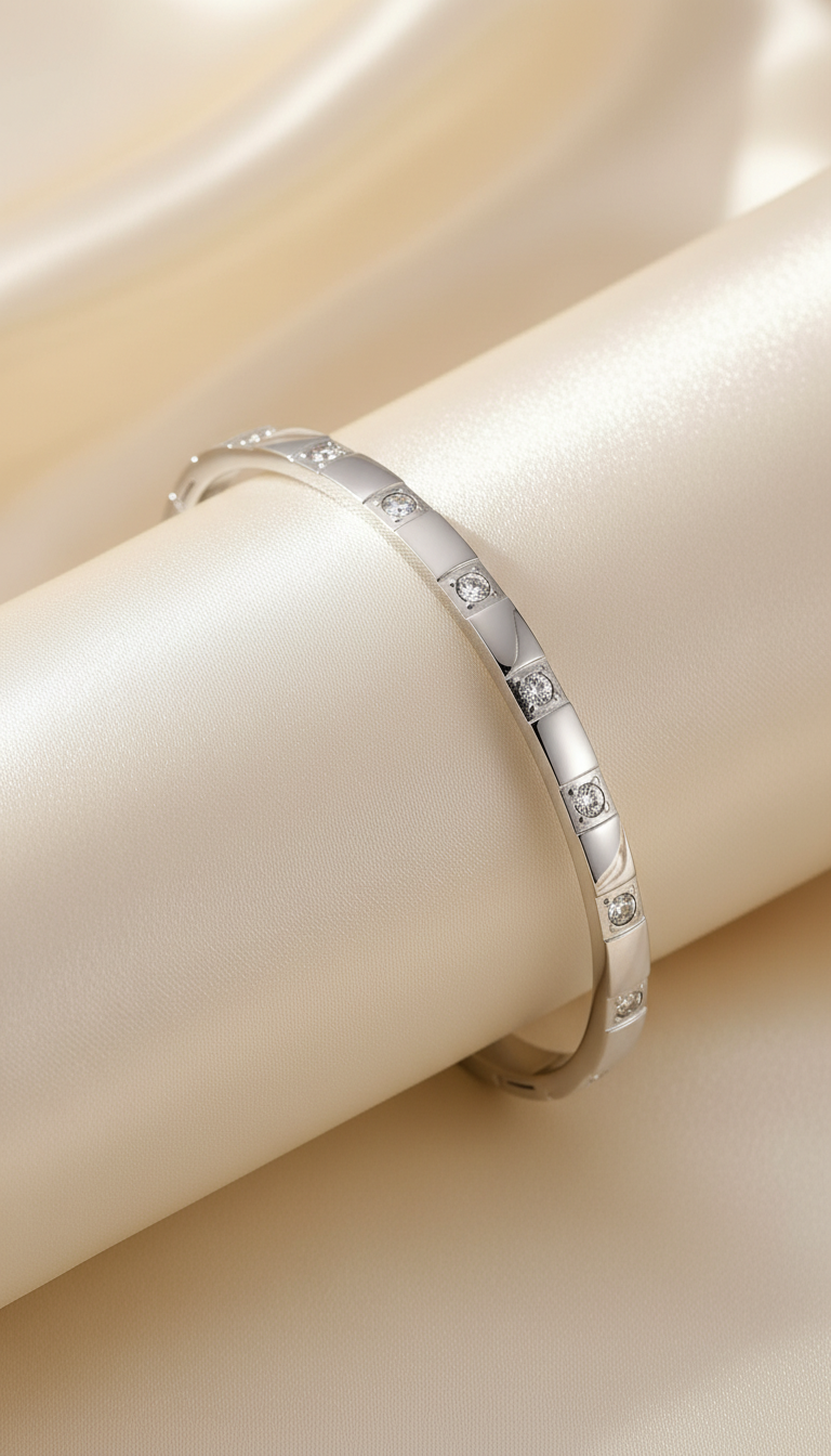 Radiant Spark Bangle – Silver