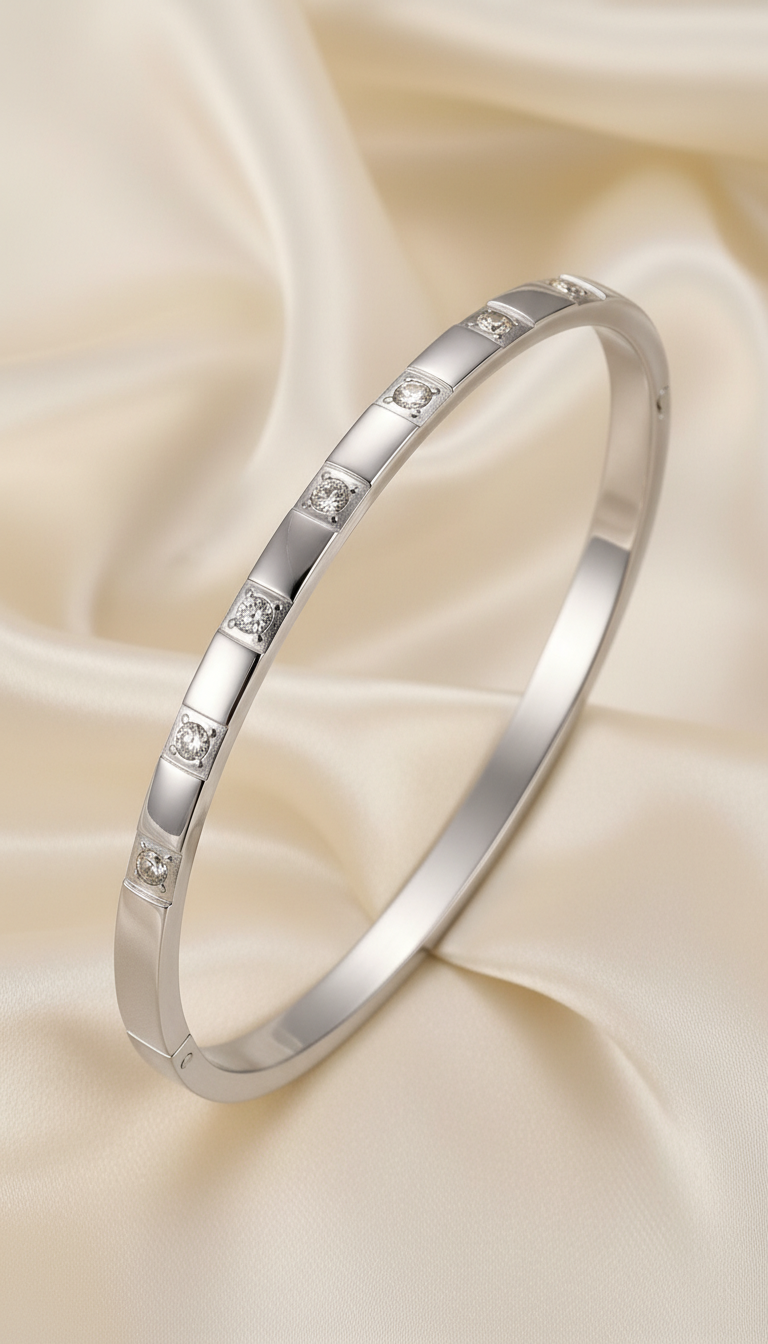 Radiant Spark Bangle – Silver